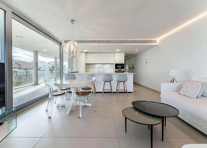 Апартаменти The Wave De Lujo Con Vistas Al Mar Y Parking Privado Фуенхірола