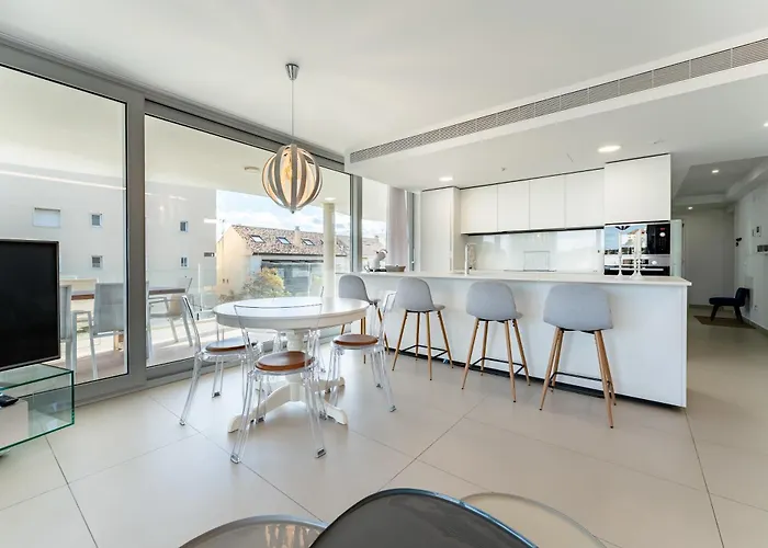 Апартаменти The Wave De Lujo Con Vistas Al Mar Y Parking Privado Фуенхірола