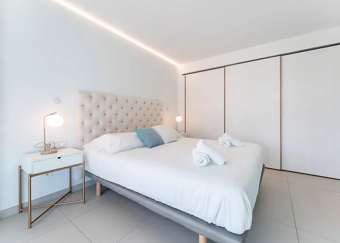 Апартаменти The Wave De Lujo Con Vistas Al Mar Y Parking Privado *